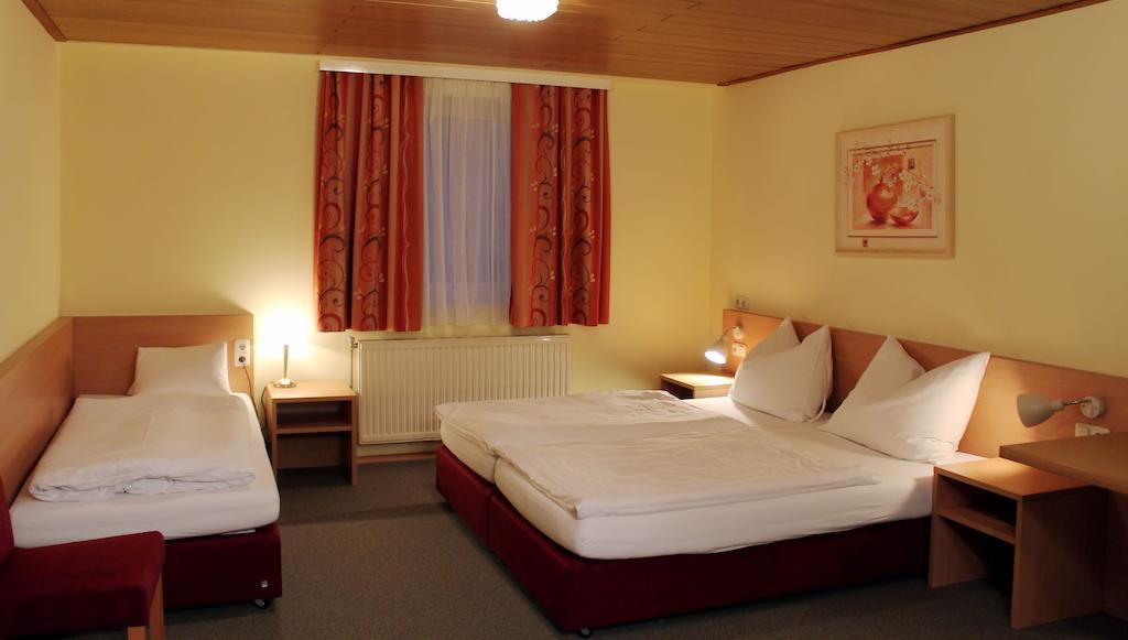 Hotel Denk Bed & Breakfast Vorchdorf Szoba fotó